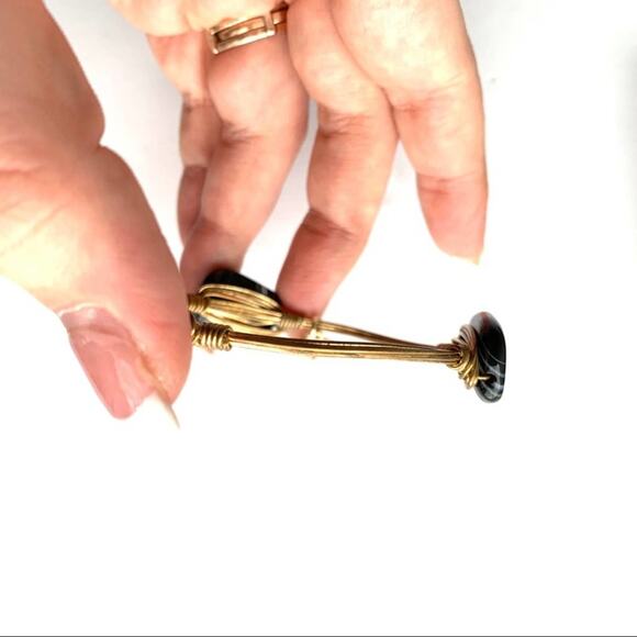 Bourbon & bowties black stone wire bangle - Picture 4 of 6